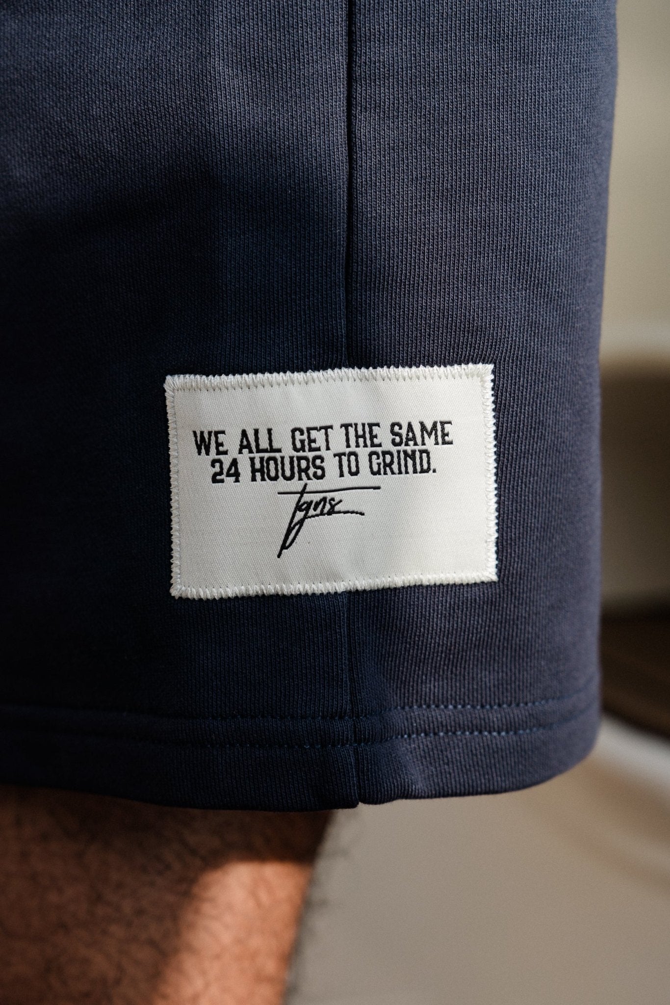 365 GRAPHIC SWEAT SHORT - The Grind Never Stops